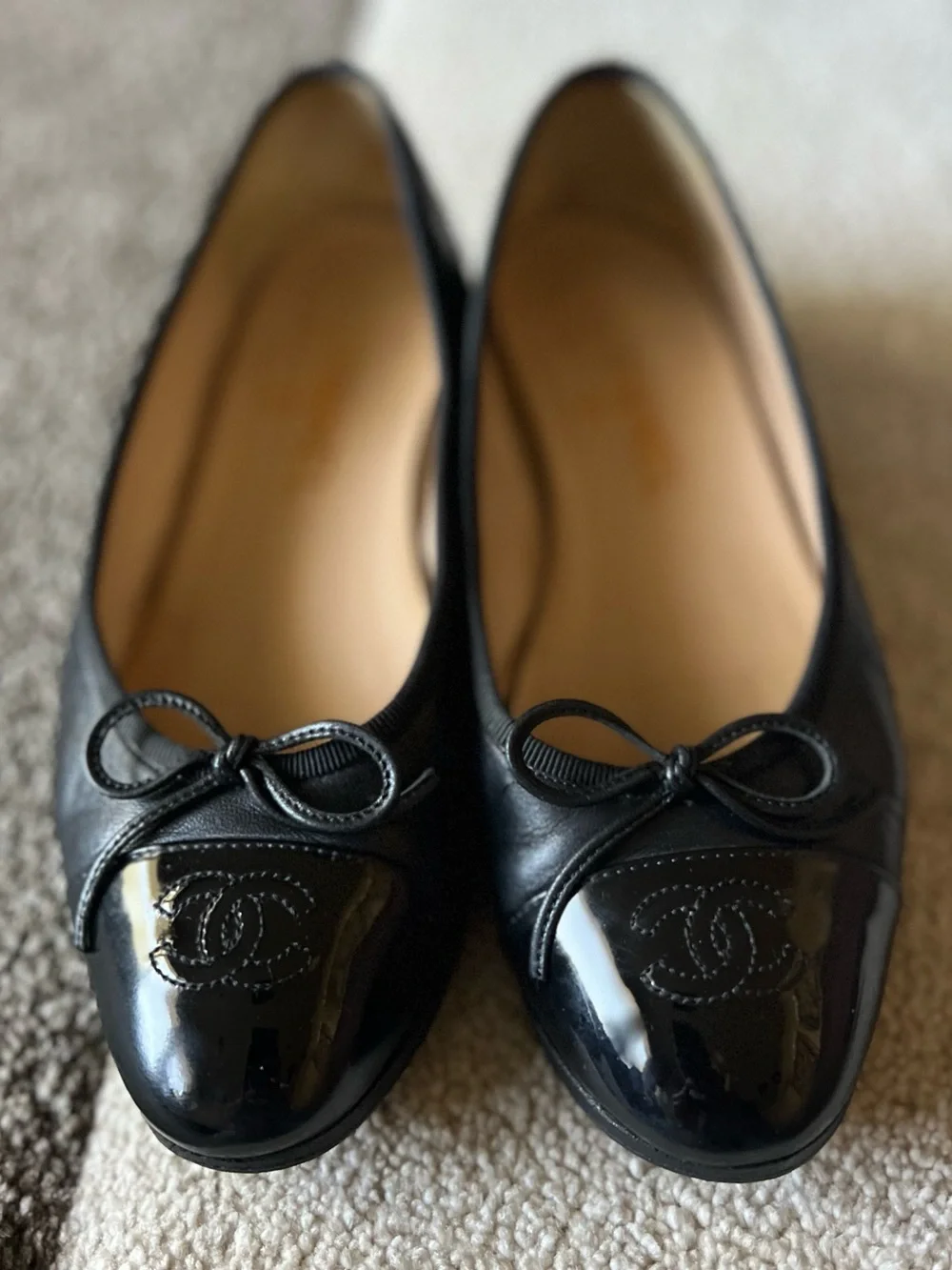 CHANEL Black Leather Cap-Toe Logo Ballet Flats AG02819 - 6.5